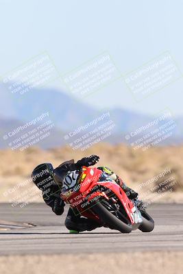 media/Dec-07-2025-CVMA (Sun) [[3e7d2de5dc]]/Race 9-Formula UL Shootout/